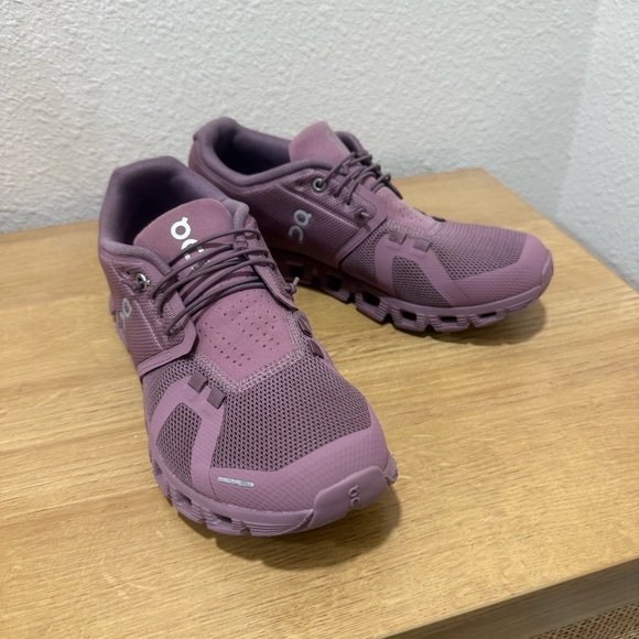 On Running Cloud Sneakers – Women’s - Picture 2 of 10